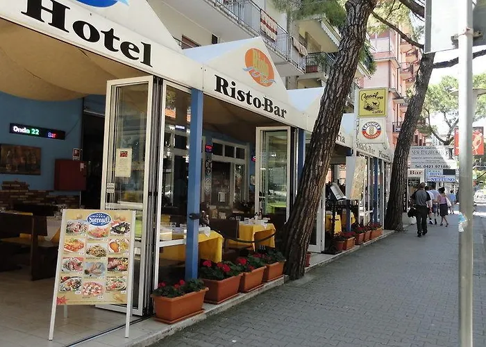 Neps Hotel 3*